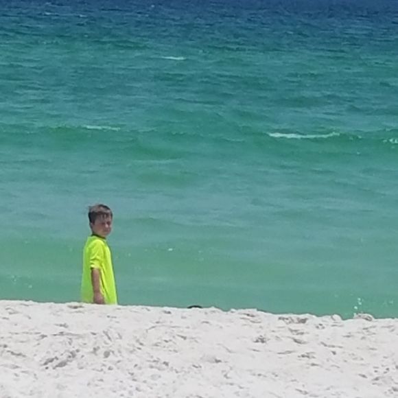 Meet your Posher, Anissa - Picture 1 of 1